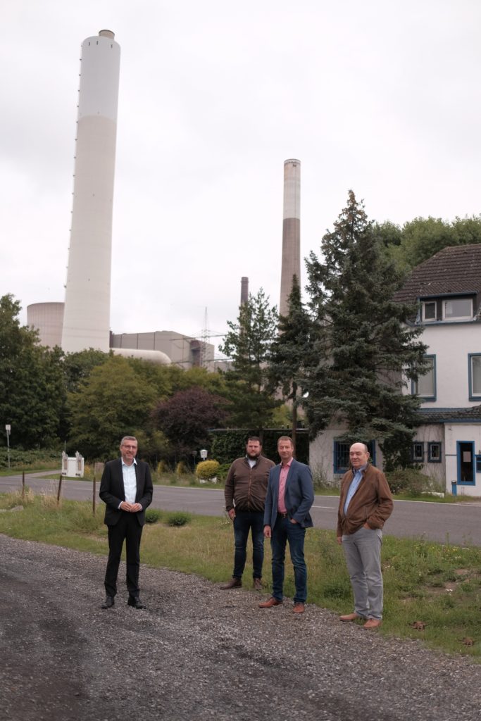 Roland Mitschke (CDU-Fraktionsvorsitzender im RVR, rechts) beim Besuch in Voerde. Außerdem auf dem Foto von links nach rechts: Frank Steenmanns (CDU-Bürgermeisterkandidat Voerde), Jan Langenfurth, Ingo Hülser (Fraktionsvorsitzender CDU Voerde).